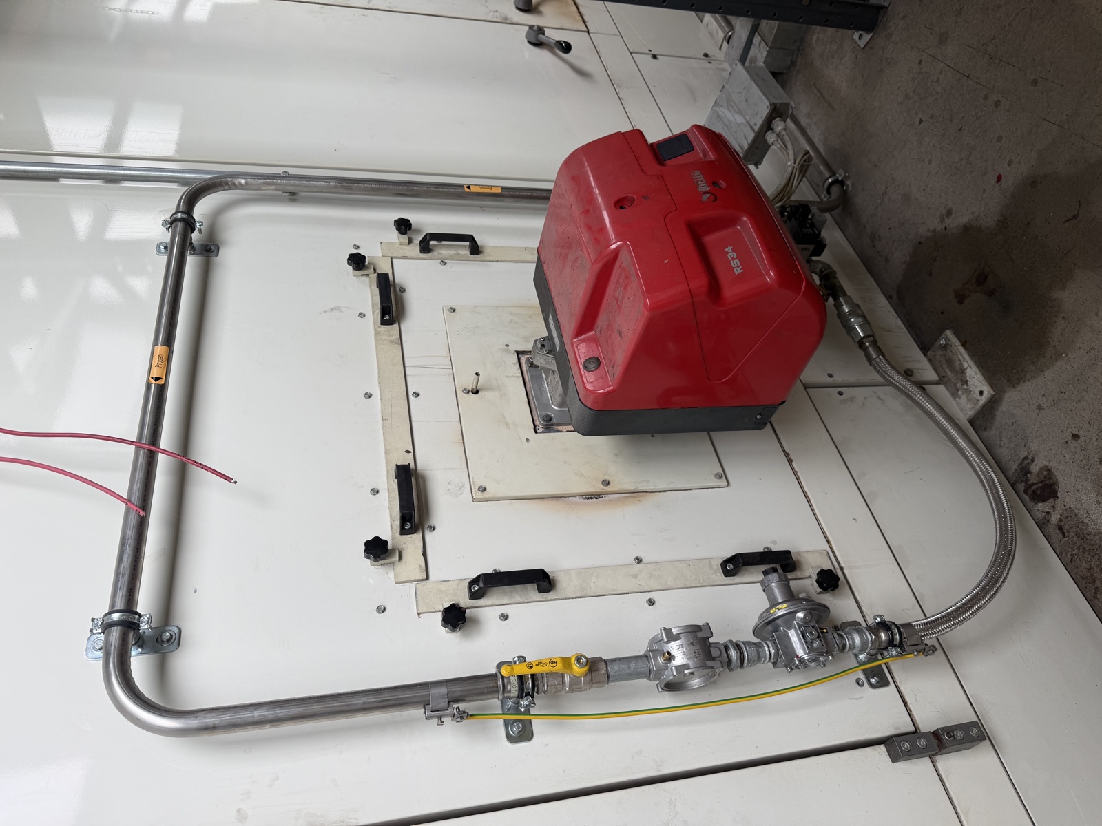 Brenneranschluss – Brundor AG – Gasinstallation durch die Stirnimann AG
